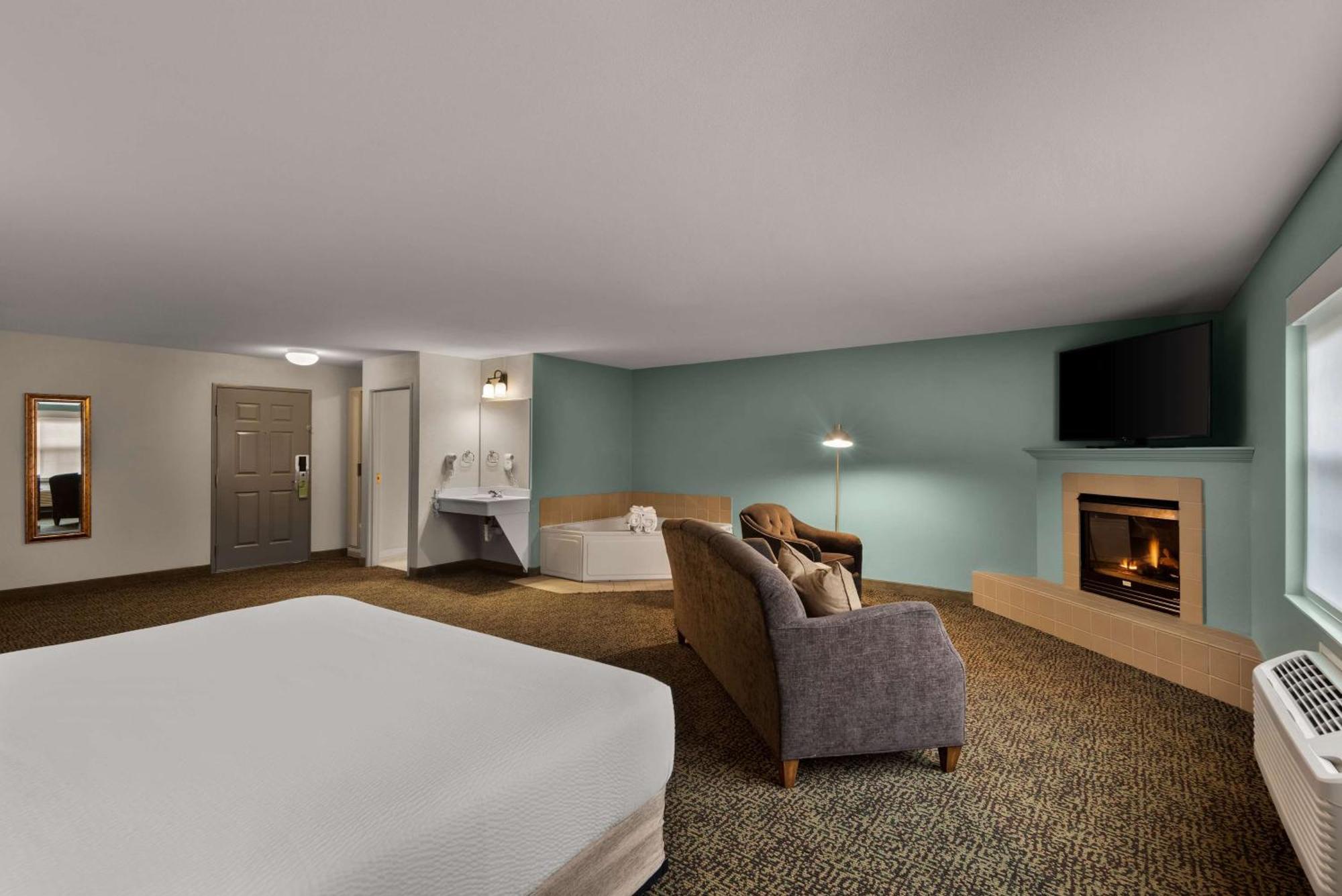 รามาดา บาย วินด์แฮม กาเลนา โฮเต็ล แอนด์ เดย์ สปา Hotel กาลีนา ภายนอก รูปภาพ