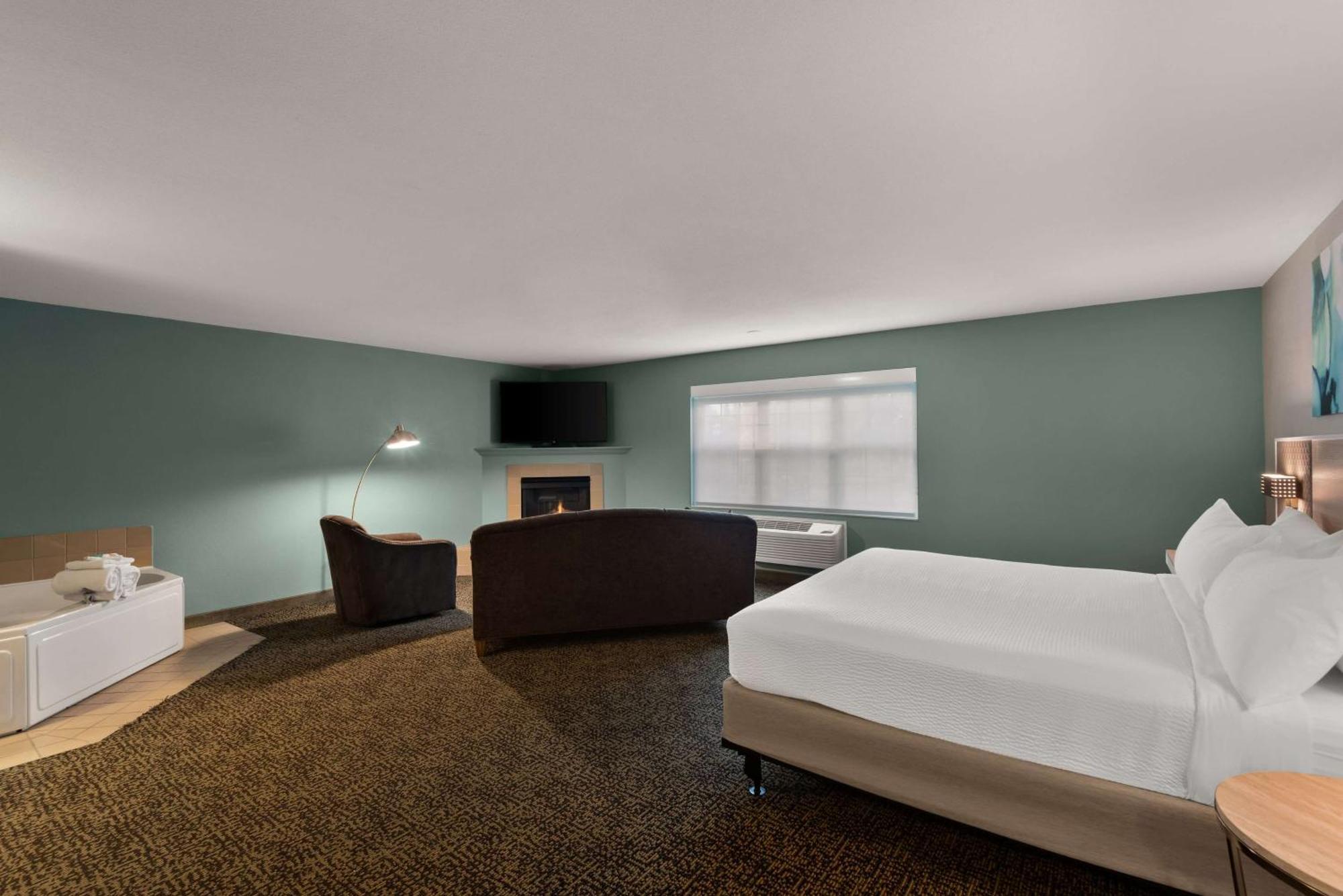 รามาดา บาย วินด์แฮม กาเลนา โฮเต็ล แอนด์ เดย์ สปา Hotel กาลีนา ภายนอก รูปภาพ