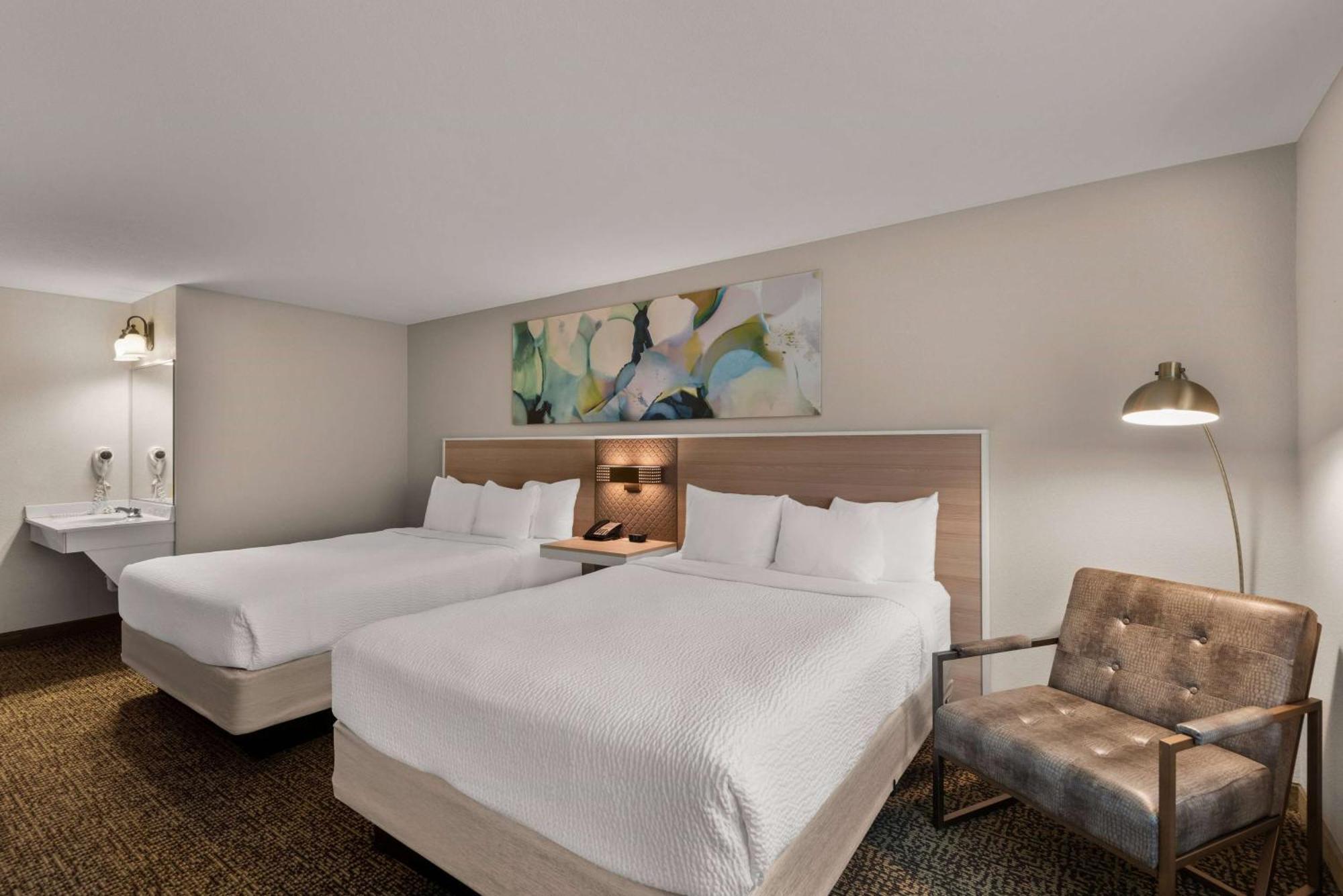 รามาดา บาย วินด์แฮม กาเลนา โฮเต็ล แอนด์ เดย์ สปา Hotel กาลีนา ภายนอก รูปภาพ
